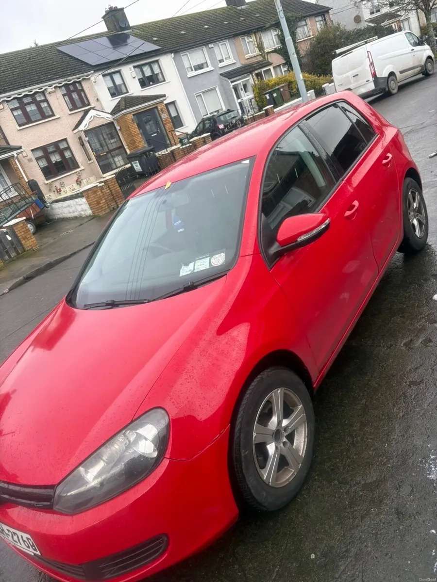 Volkswagen Golf 2010 LOW KMS - Image 4