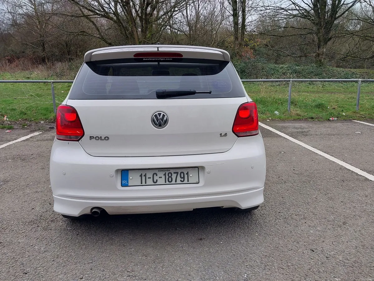 Volkswagen Polo 2011  1.4 Petrol  Automatic - Image 3