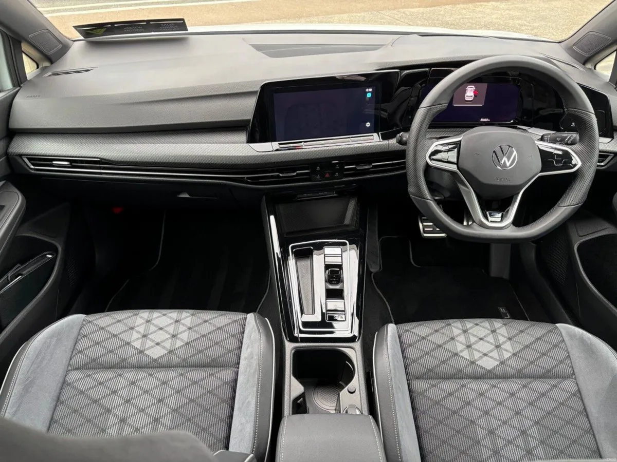 Volkswagen Golf TDI R-LINE AUTO 12 MONTH WARRANTY - Image 2