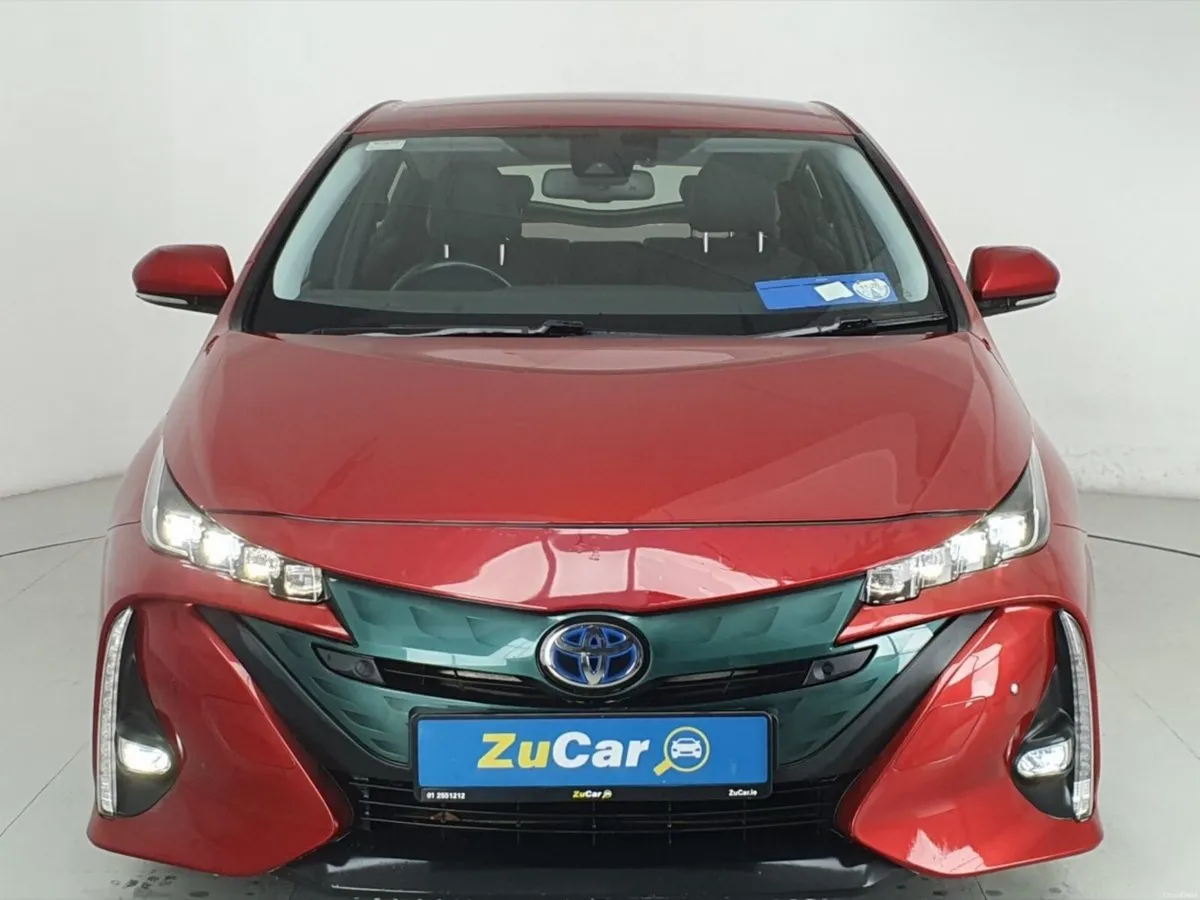 Toyota Prius 1.8 Plug-in Hybrid - Image 2