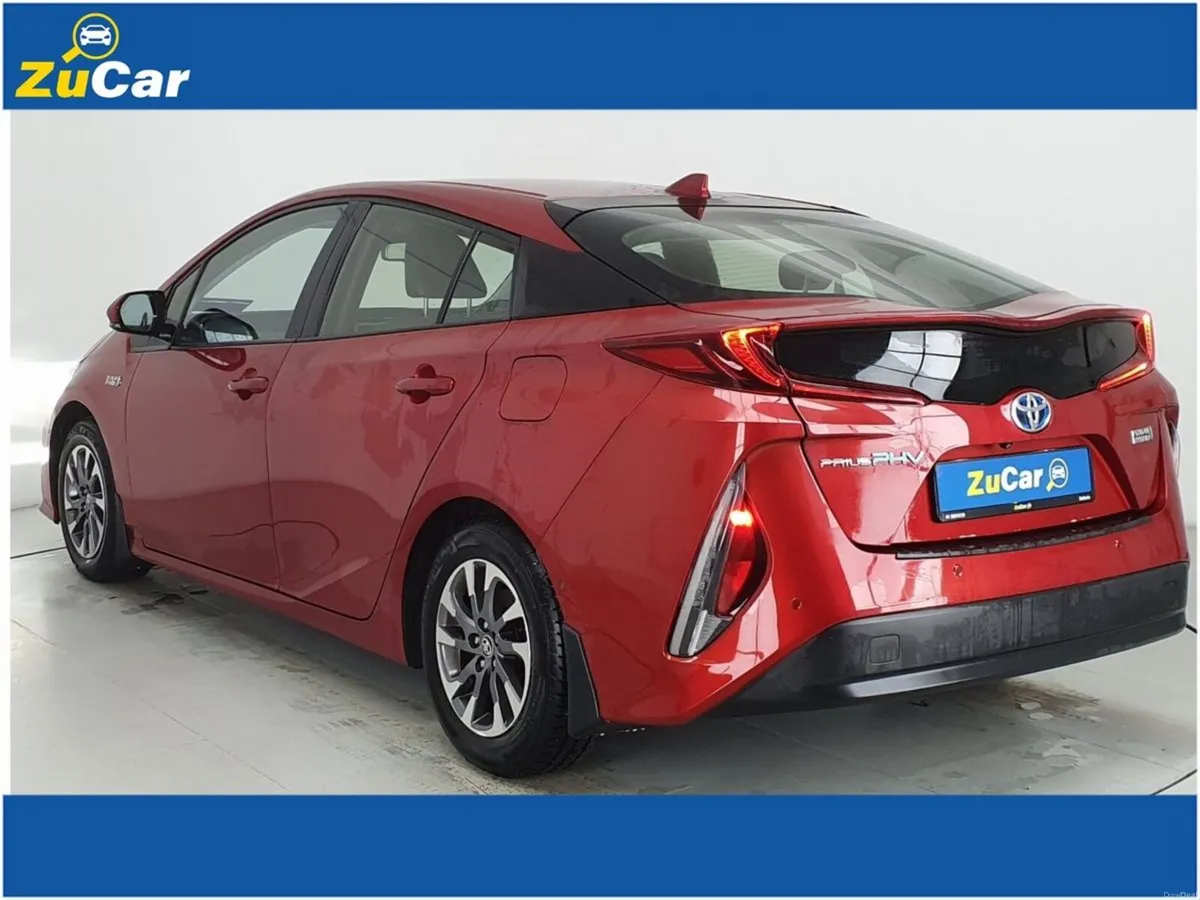 Toyota Prius 1.8 Plug-in Hybrid - Image 3