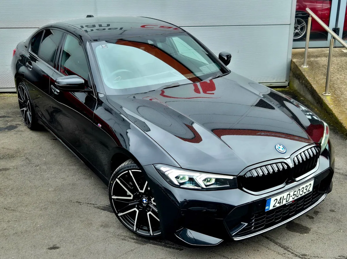 2024 BMW 330e PHEV M Sport, 20”, CarPlay, Dechrome - Image 3