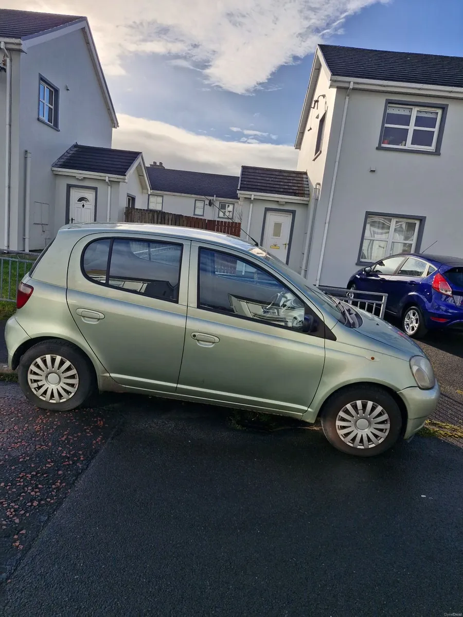 Toyota Yaris 2003 - Image 2