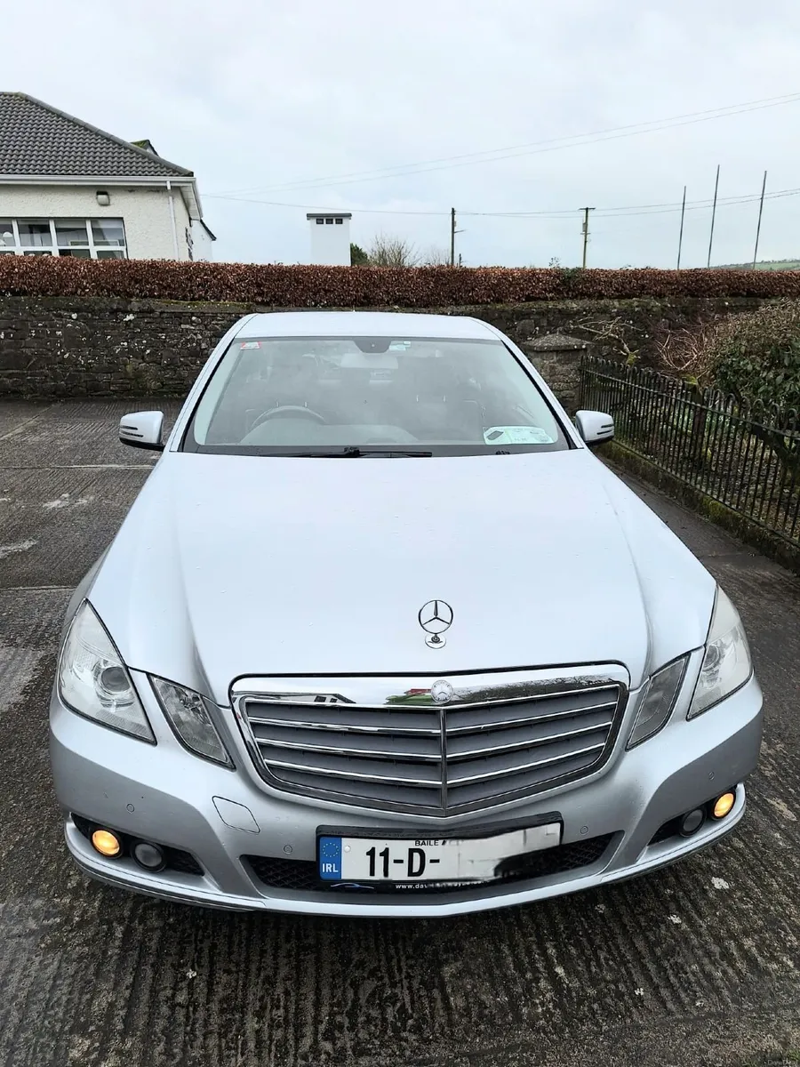 Mercedes-Benz E-Class 2011 - Image 1