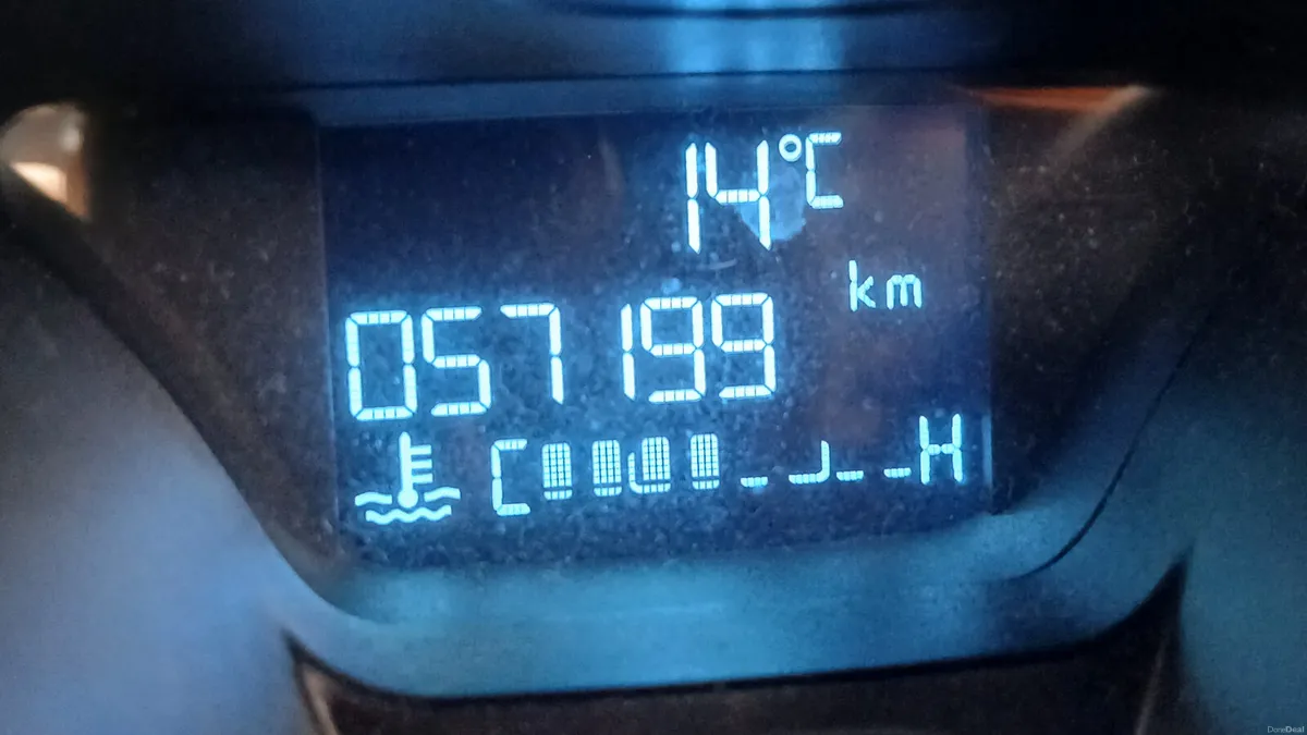 Ford Fiesta 2015 1.2 ZETEC 5dr - ONLY 57k Klms FSH - Image 4