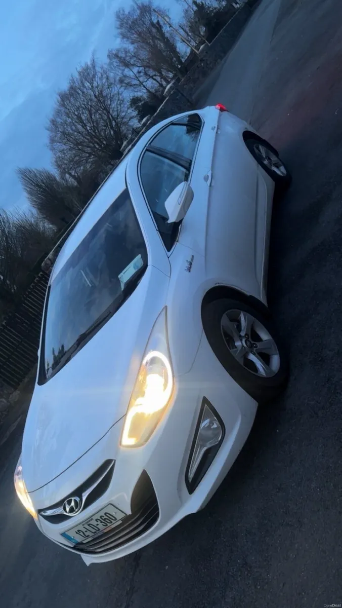 Hyundai i40 white - Image 1