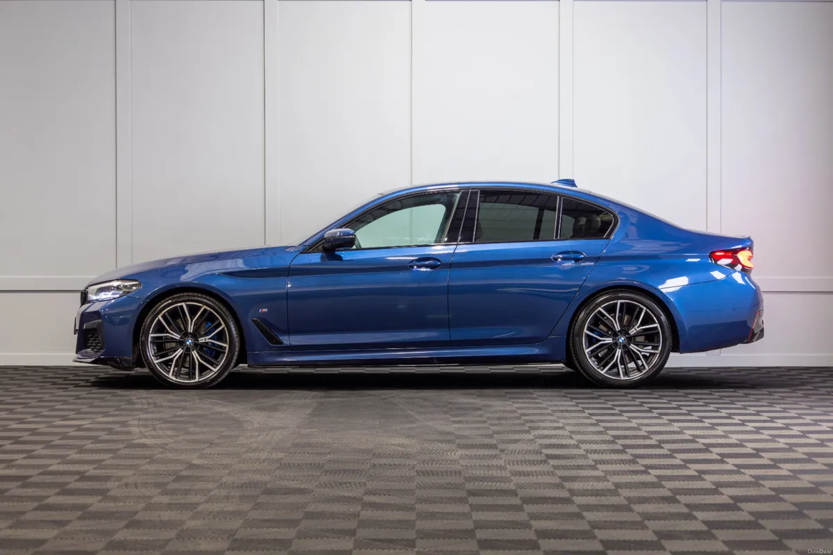 2022 BMW 5-Series 520d M-Sport - Image 3