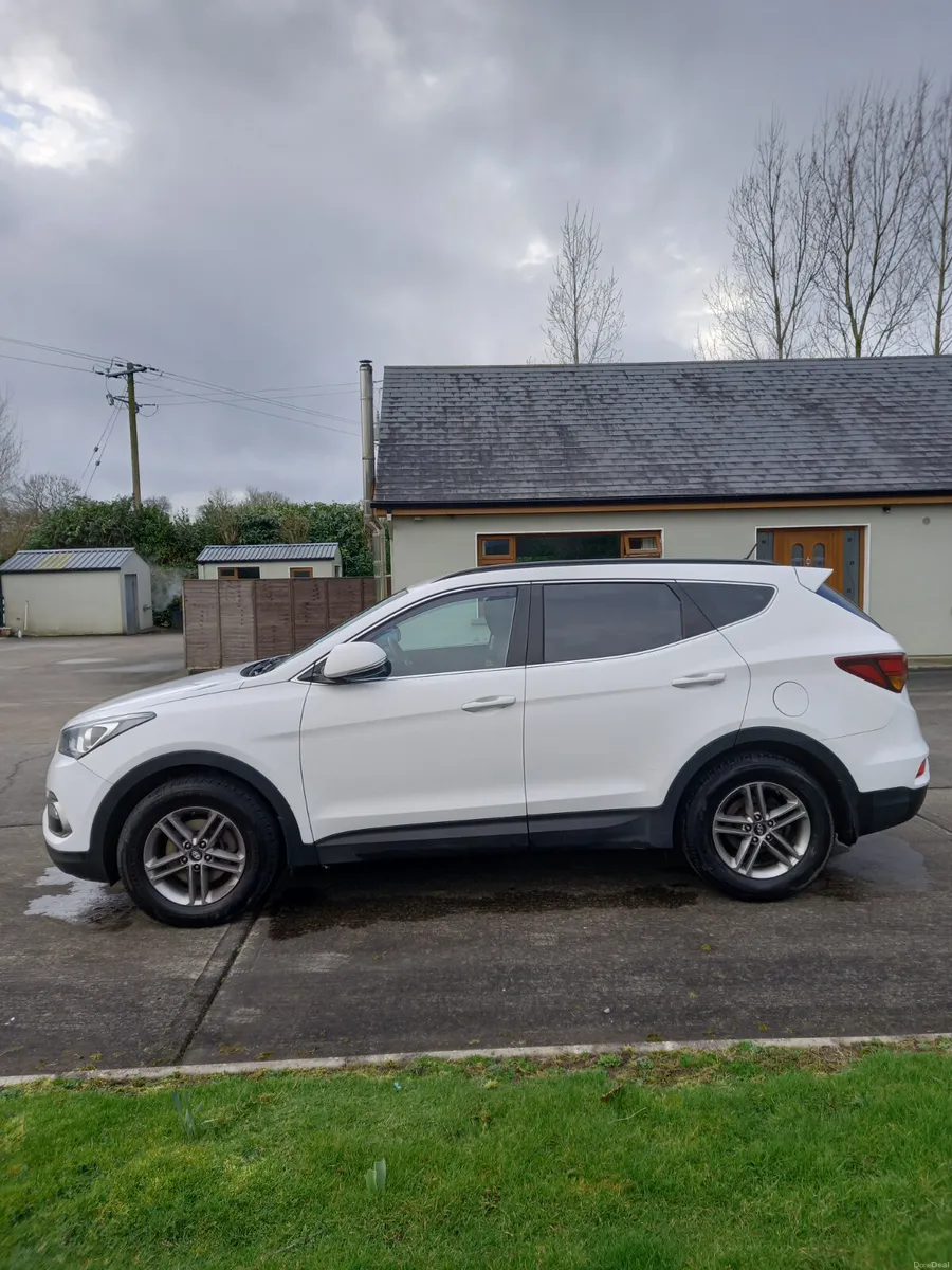 2016 Hyundai Santa Fe 2.2 Diesel - Image 4