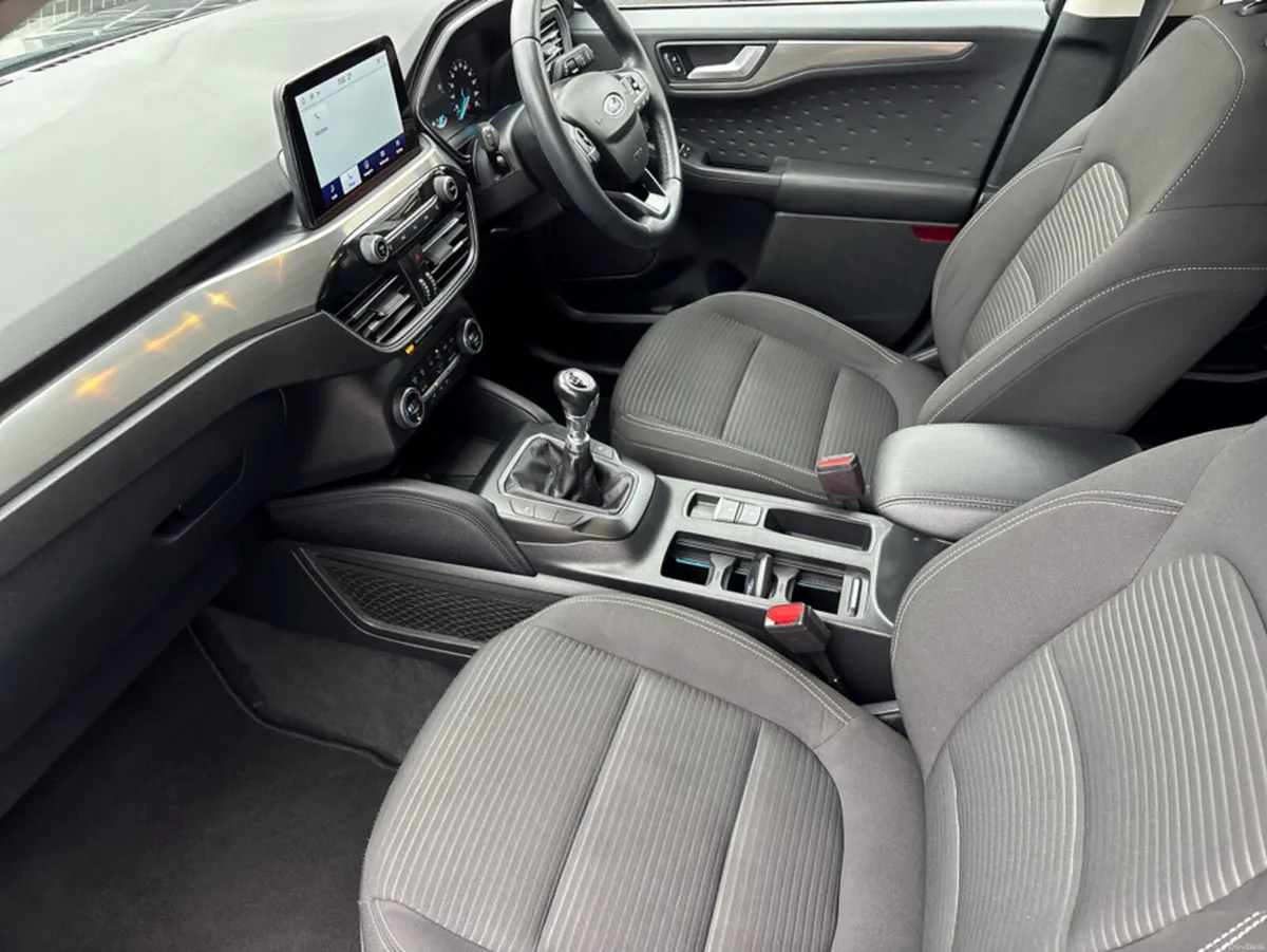 Ford Kuga TITANIUM 5DR 1.5 TD 120 S6.2 M6 F - Image 3