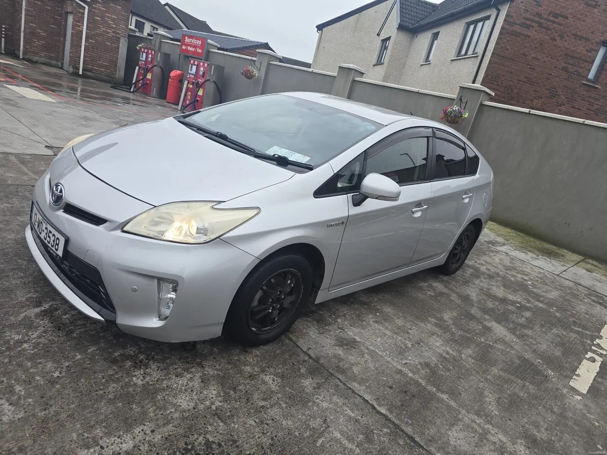 Toyota Prius - Image 4