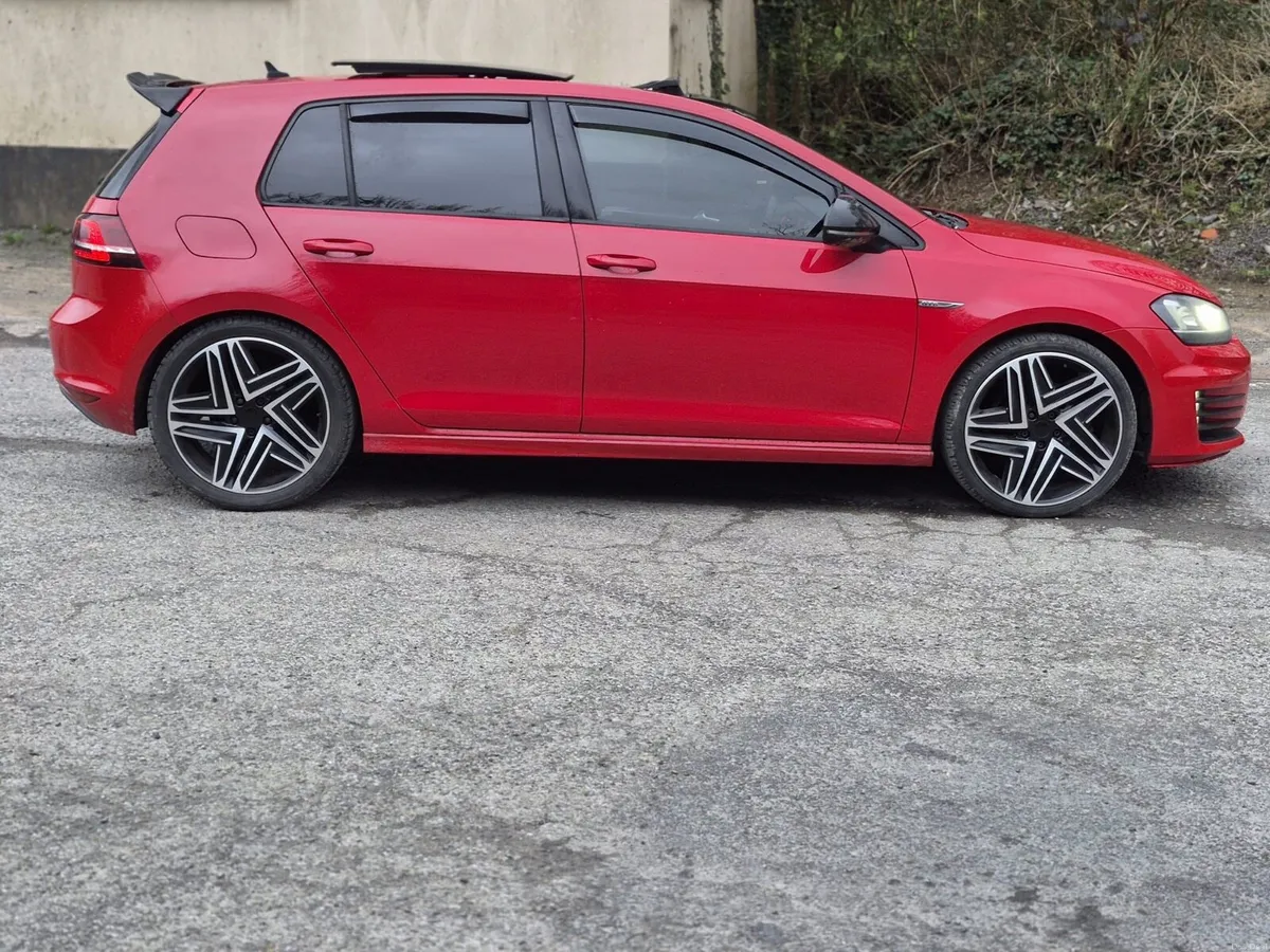 Volkswagen Golf 2014 - Image 2