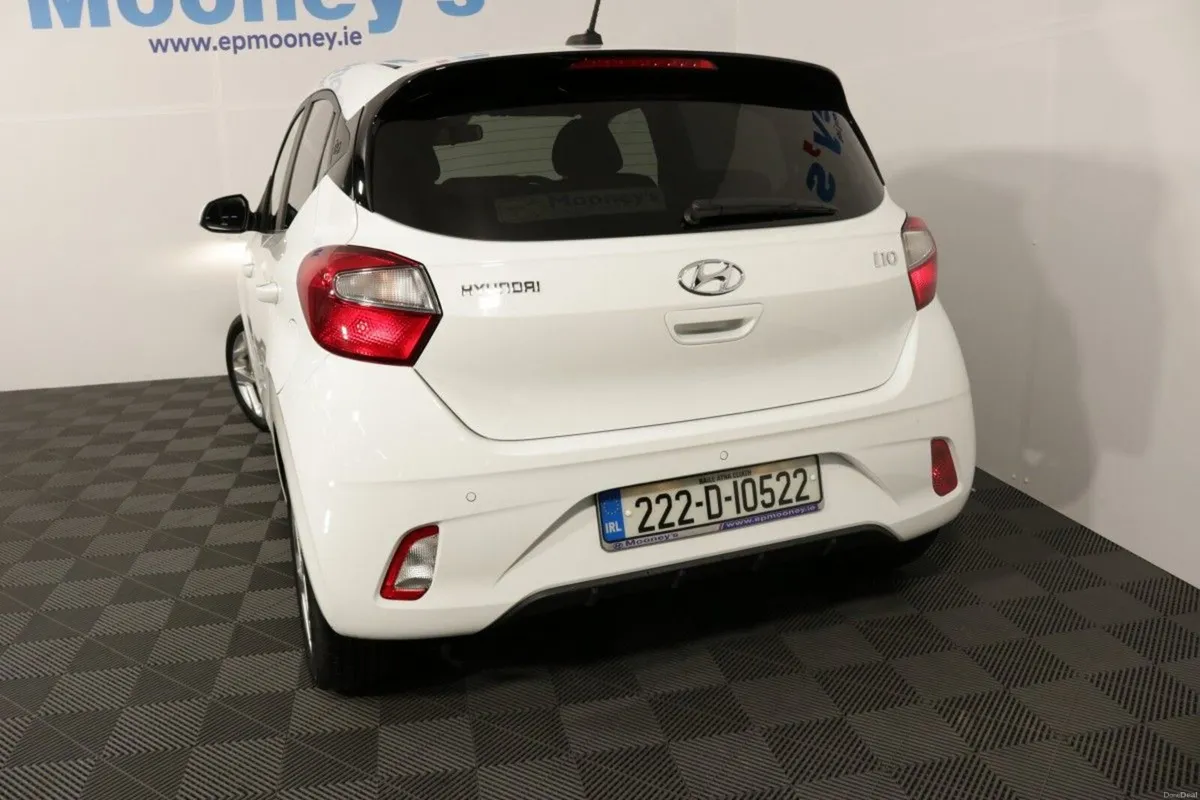 Hyundai i10 Deluxe 1.0L Petrol Hatchback - Test Dr - Image 6