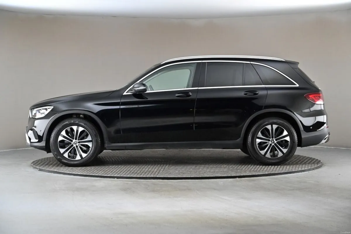 Mercedes-Benz GLC GLC220D 4MATIC **BEIGE LEATHER** - Image 5