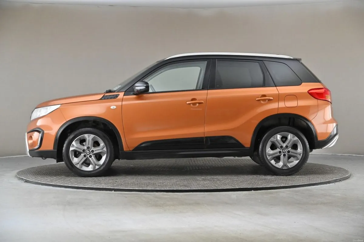 Suzuki Vitara 1.6 GL 5SPD **BI-TONE ROOF**REVERSE - Image 5