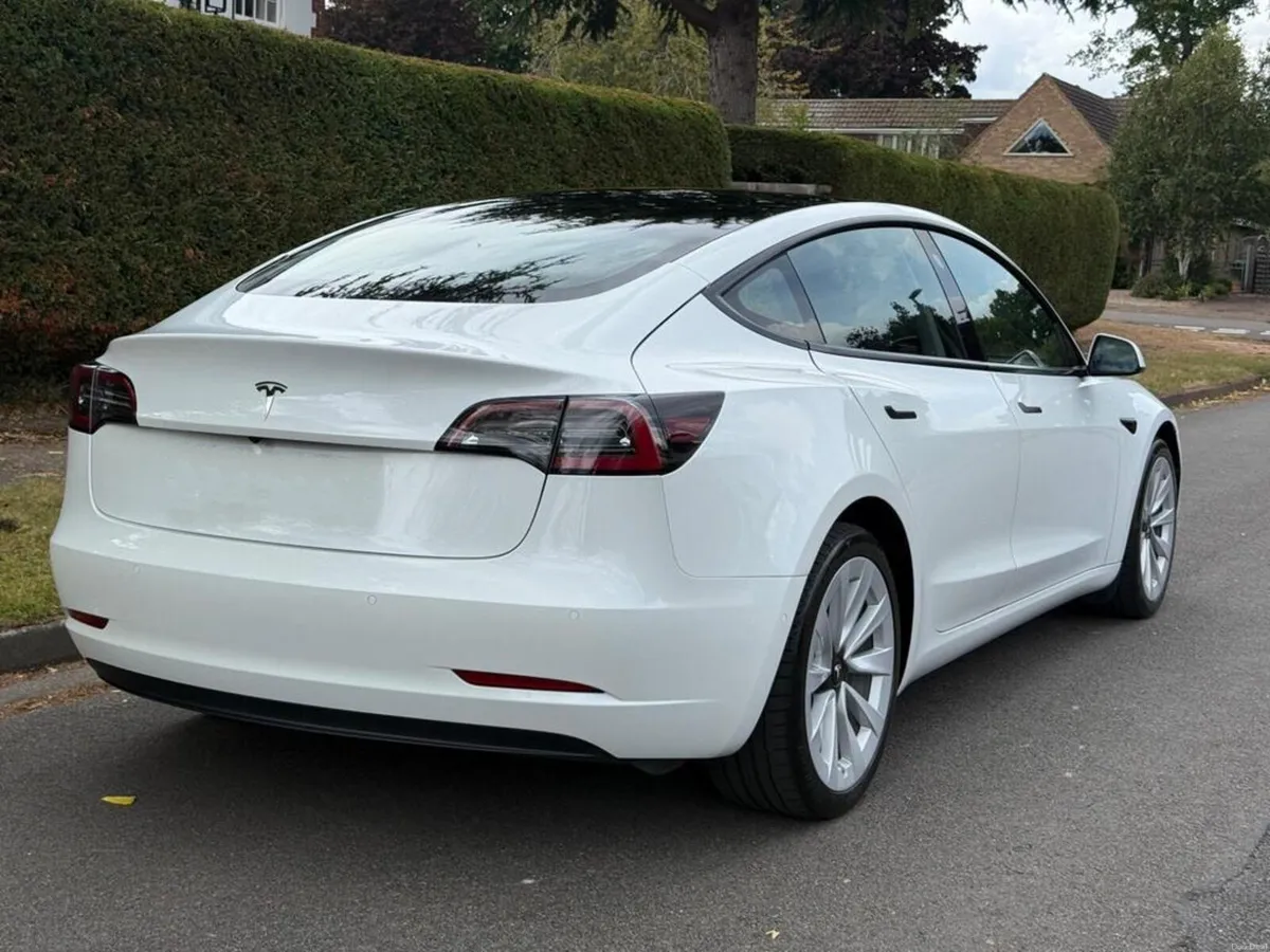 211 Tesla Model 3 Long Range - Image 4