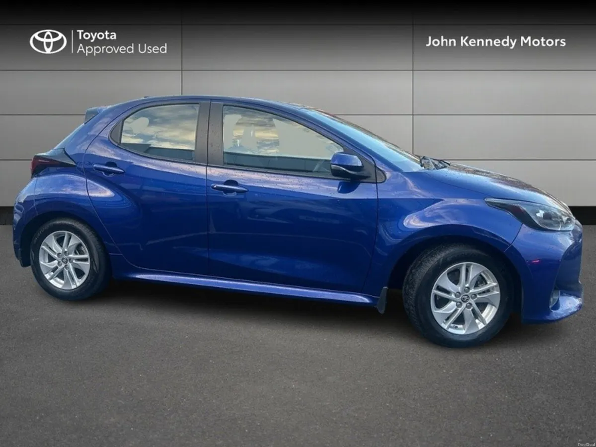 Toyota Yaris HYBRID LUNA 4DR AUTO - Image 3