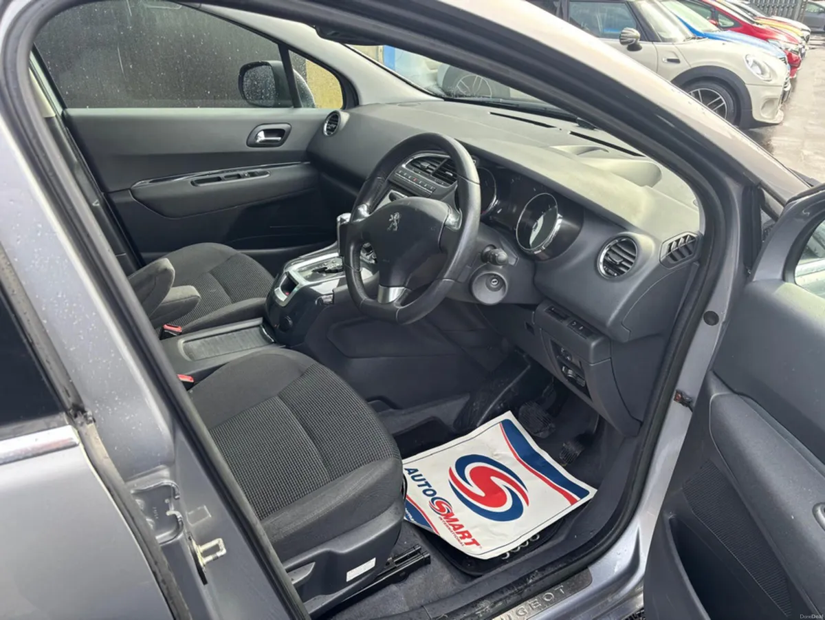 Peugeot 5008 5008 1.6 Petrol, auto, pan roof, huge - Image 4