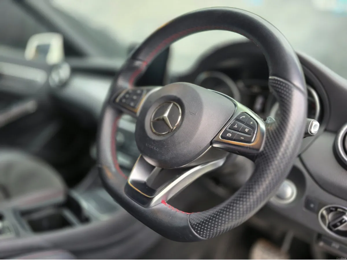 Mercedes-Benz CLA 180 SHOOTING BRAKE - Image 2