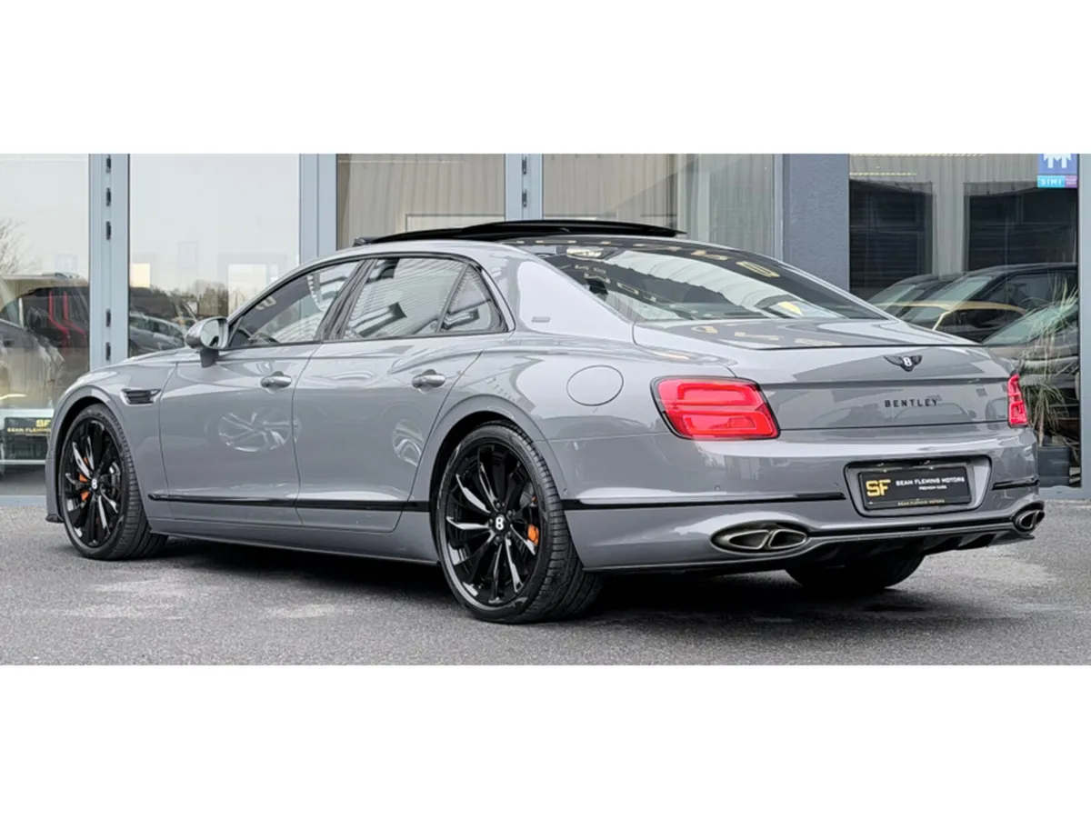 Bentley Flying Spur BLACK EDITION V8 - Image 2
