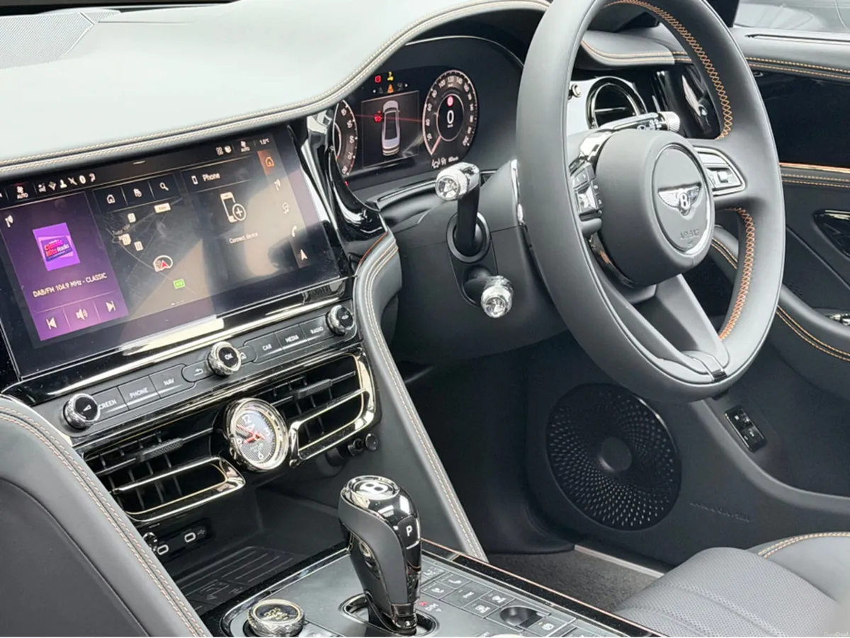 Bentley Flying Spur BLACK EDITION V8 - Image 4