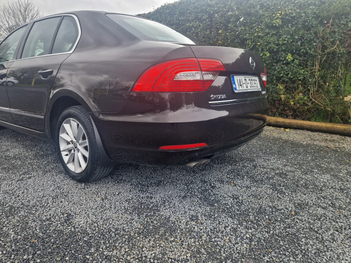 Skoda Superb 1.6 TDI AMBITION 2014 - Image 3