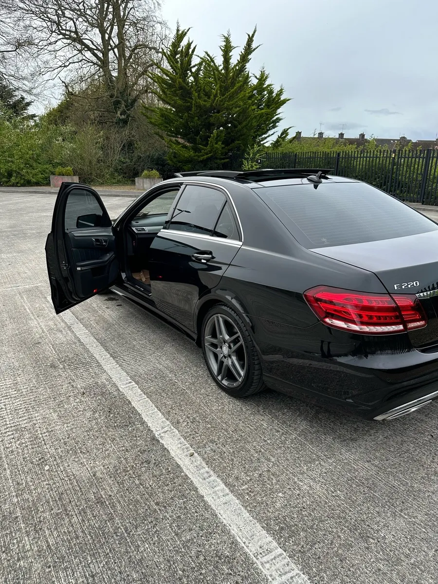 Mercedes Benz E220 AMG/ 2015/ Automatic - Image 4