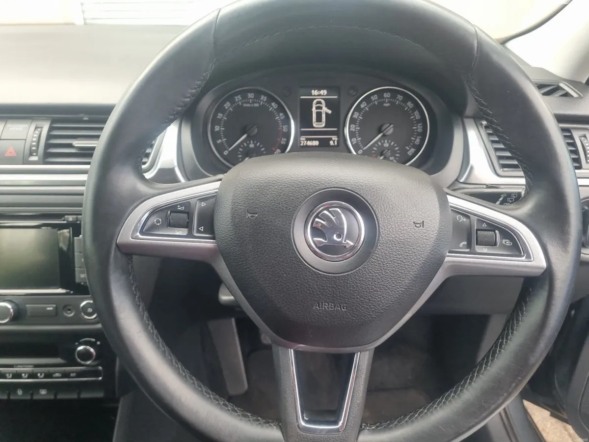 Skoda Rapid 2015 - Image 2
