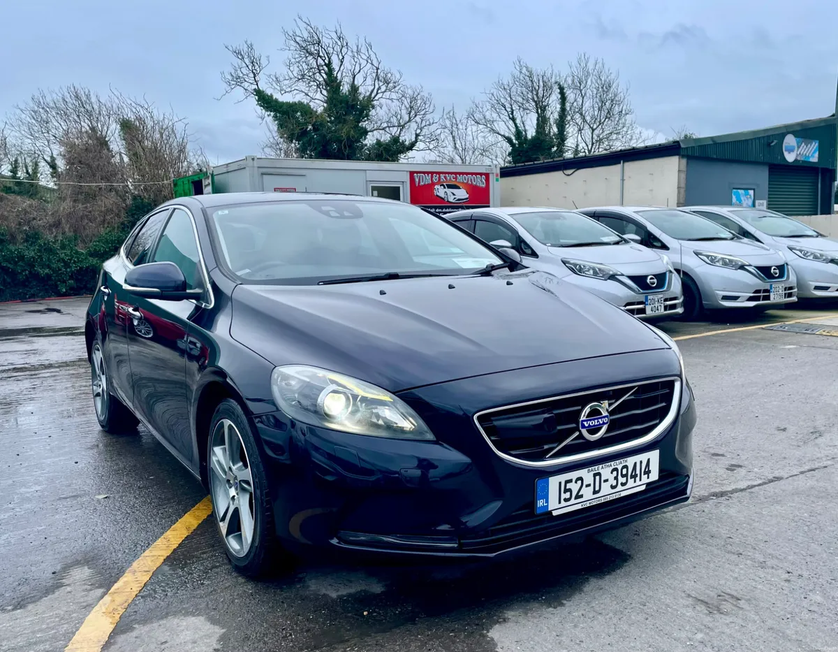 VOLVO V40 2015  2.0, DIESEL - Image 1
