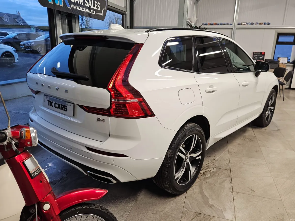 21  VOLVO XC60 2.0TD B4 R-DESIGN MHEV 197BHP - Image 4