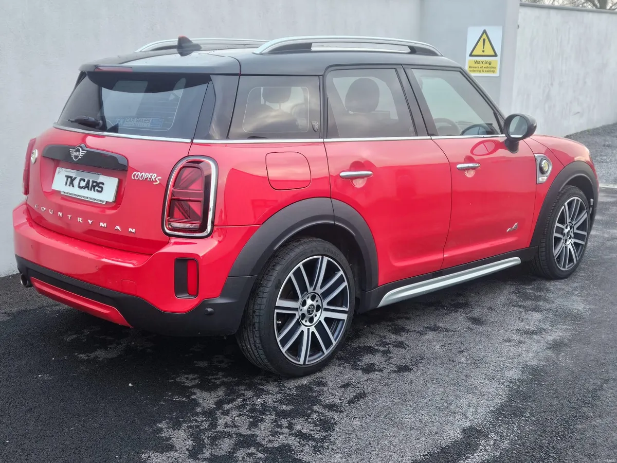 21 MINI COUNTRYMAN COOPER EXCLUSIVE PLUG IN HYBRID - Image 2