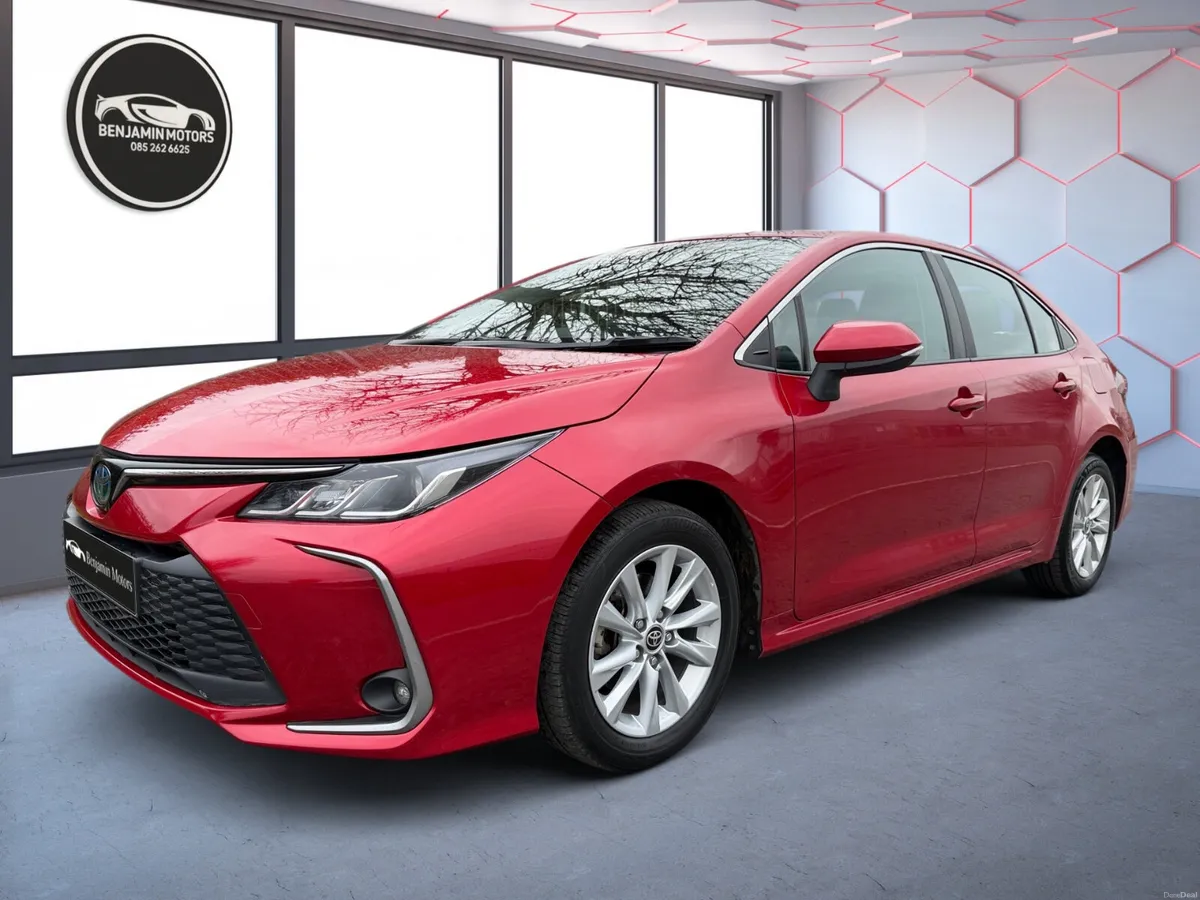 Toyota Corolla 2023 1.8 petrol Hybrid Luna - Image 2