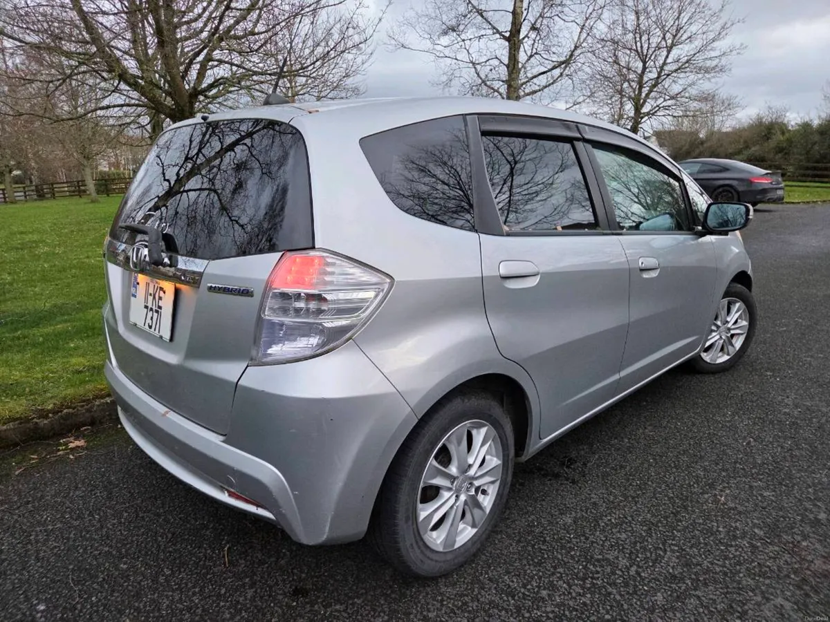 2011 Honda Fit 1.3 Hybrid Auto - Image 4