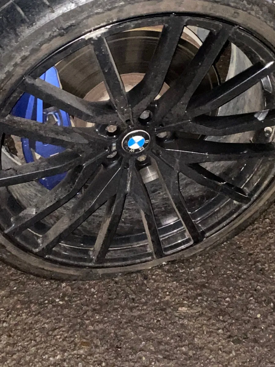 X5 alloys - need welding - 4 nearly perfect tyres - Image 1