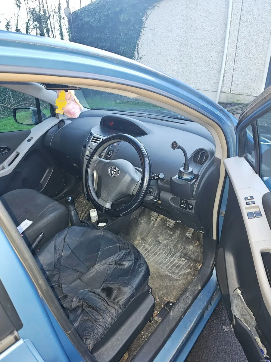 Toyota Yaris 2007 - Image 3