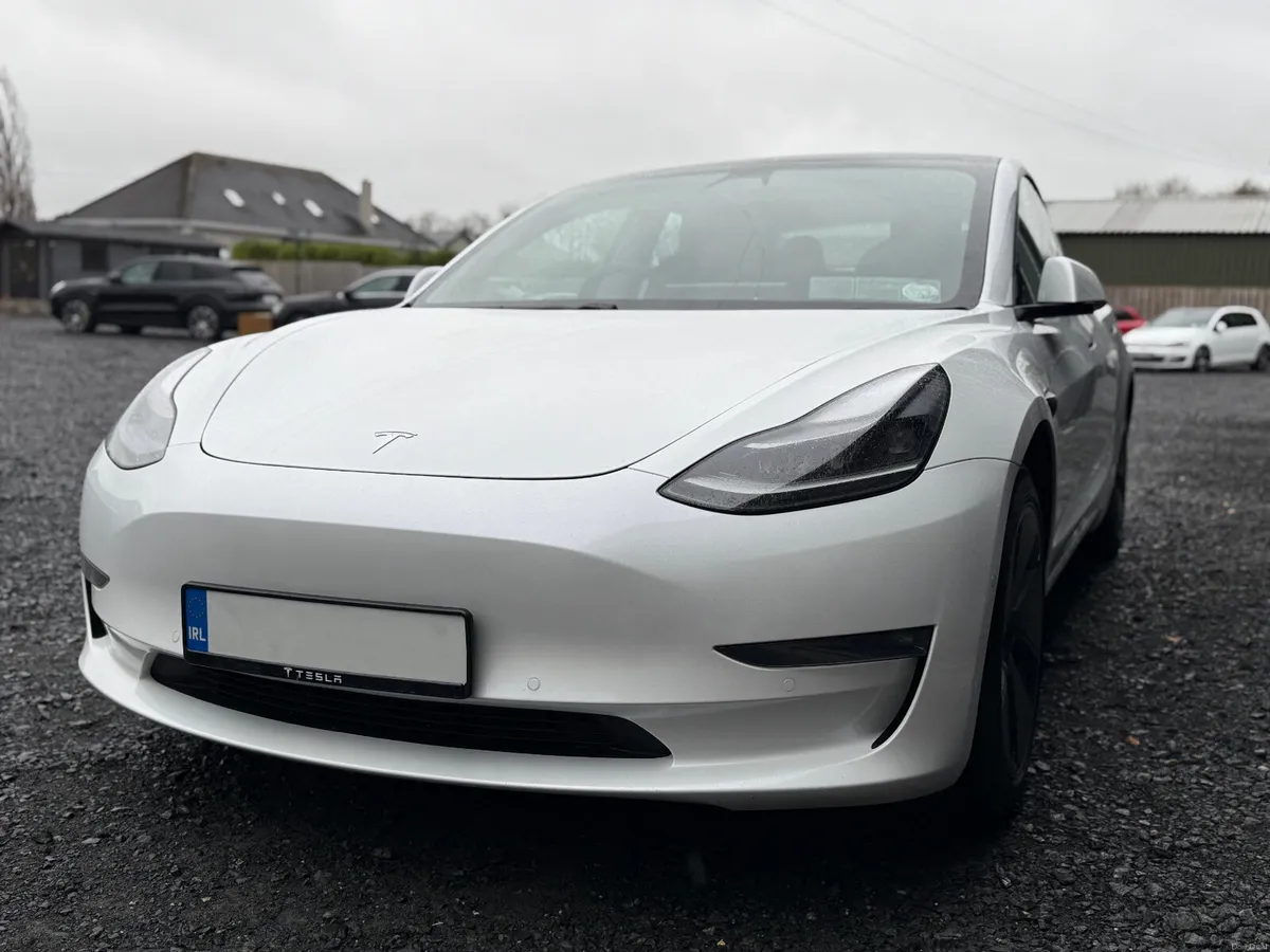221 Tesla Model 3 Long Range - Image 3