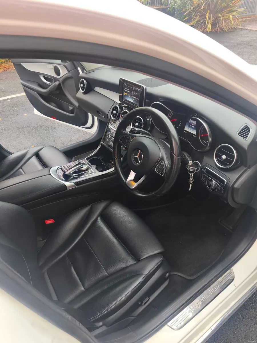 Mercedes-Benz C-Class 2016 - Image 2