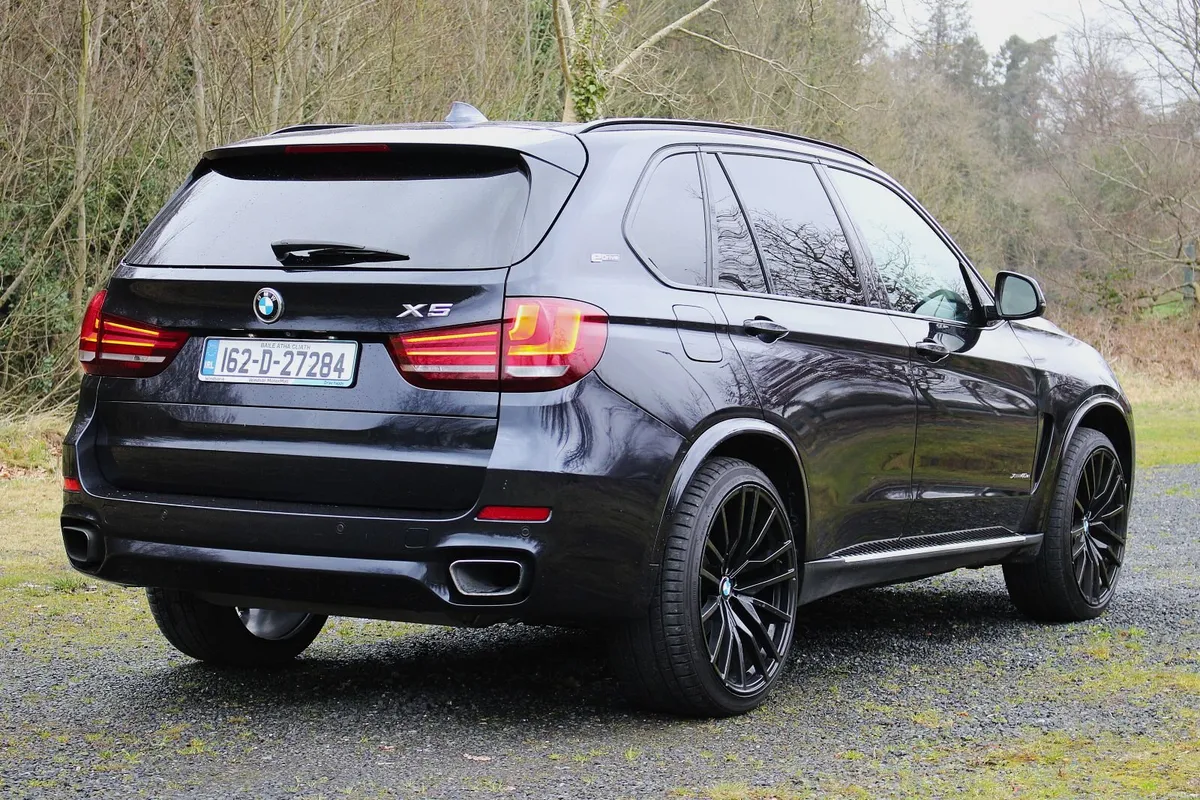 BMW X5 XDrive M-SPORT 40E/MASSIVE SPEC/MINT - Image 4