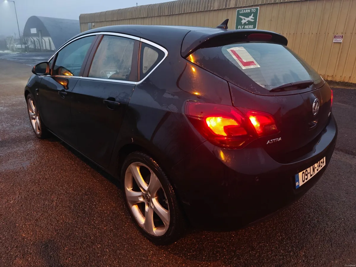 Vauxhall Astra 2009 1.7 SRI - Image 2