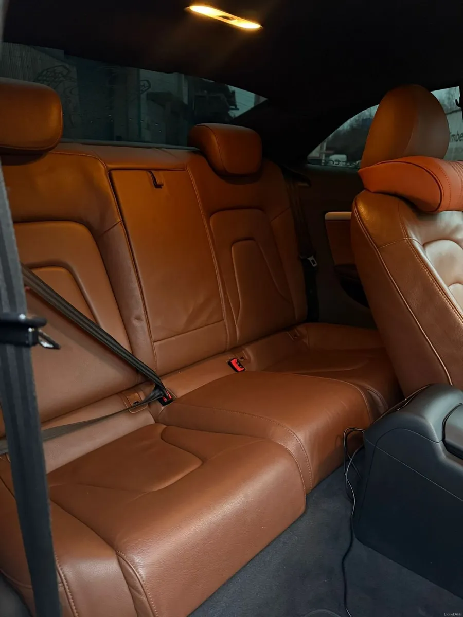 Audi A5 2011 - Image 1