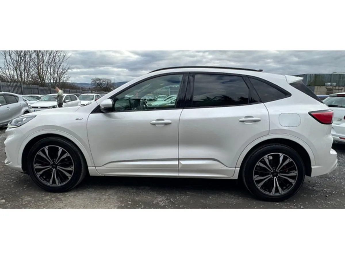 Ford Kuga ST-LINE X EDITION EC 2022 - Image 3