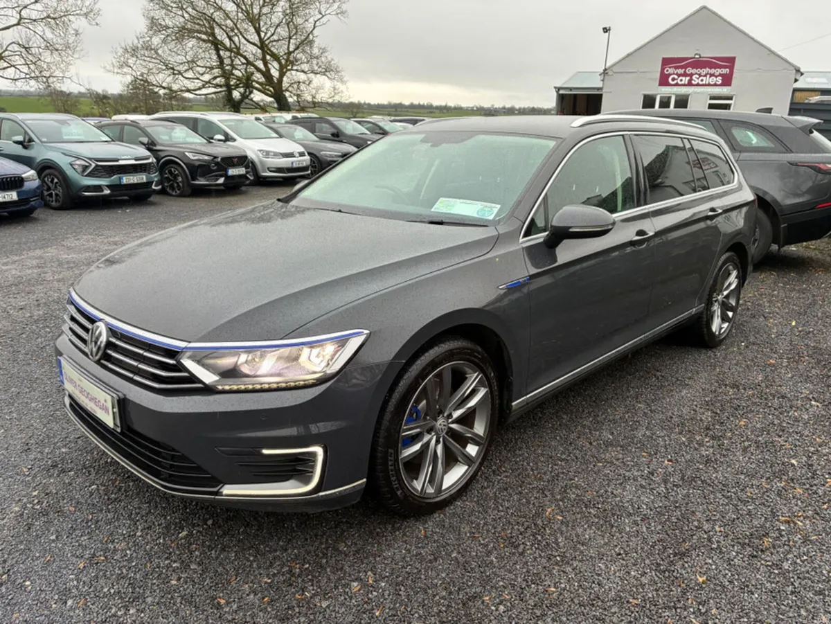 Volkswagen Passat GTE 218 PS  AUTO - Image 4