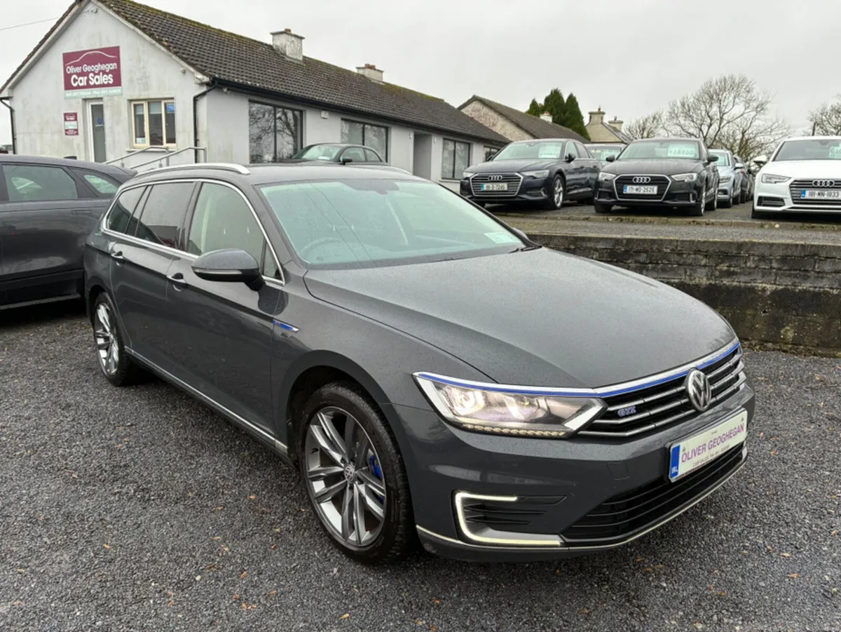 Volkswagen Passat GTE 218 PS  AUTO - Image 1