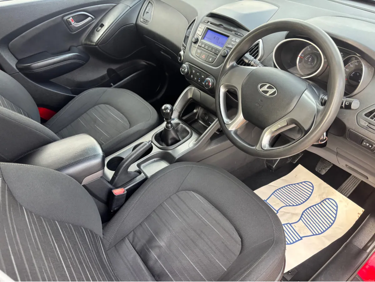 Hyundai ix35 1.7 'CELEBRATION' 4DR - Image 2
