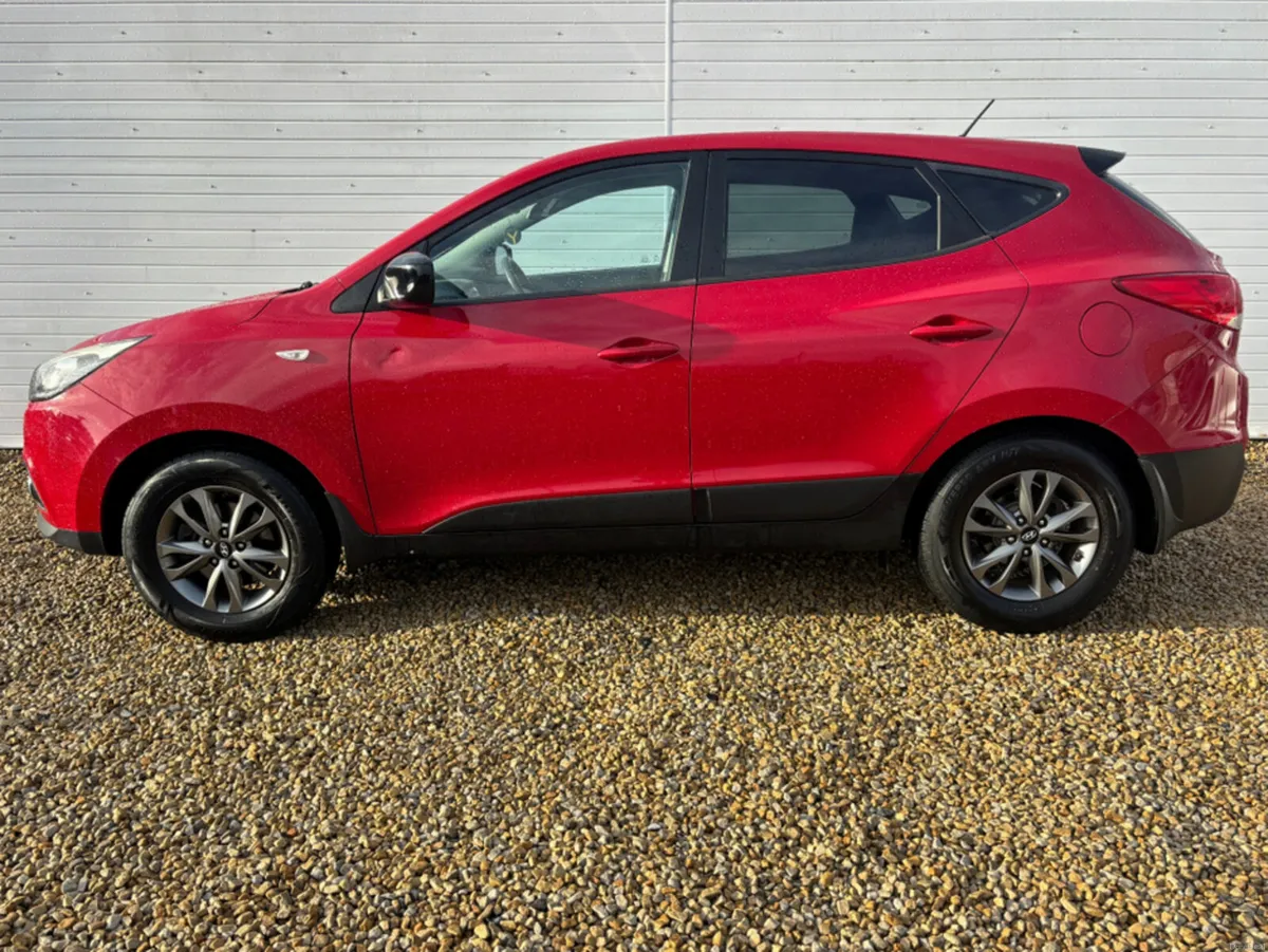 Hyundai ix35 1.7 'CELEBRATION' 4DR - Image 4