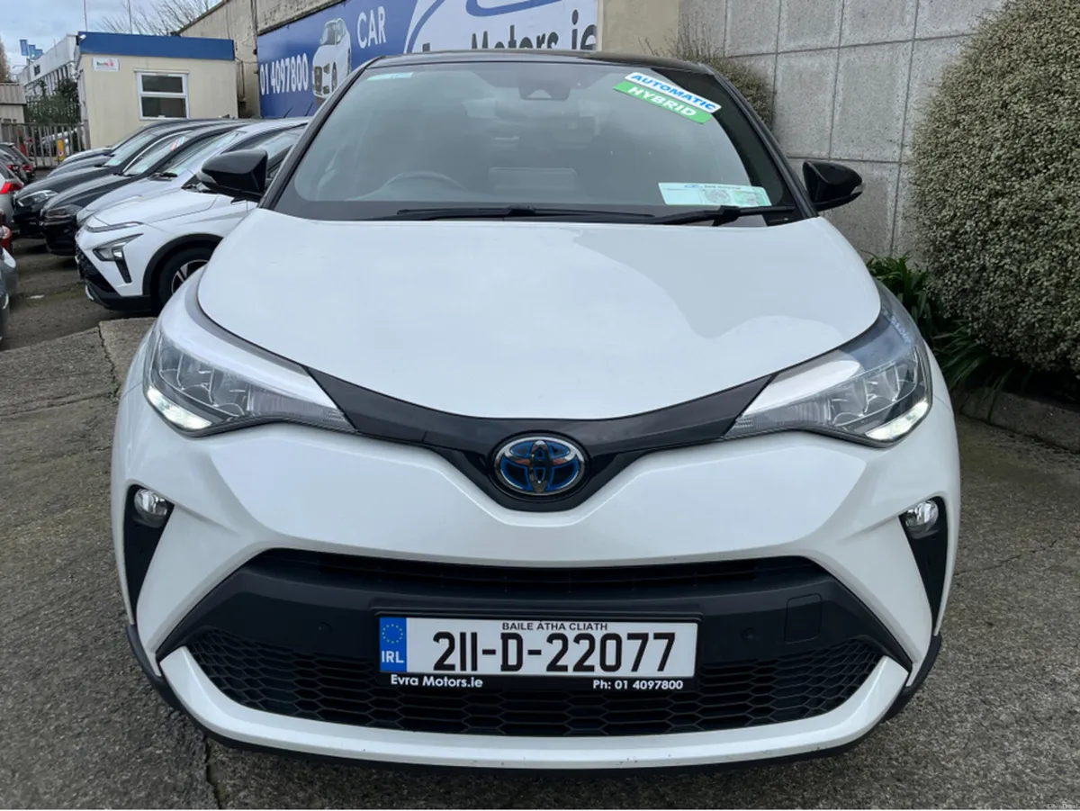 Toyota C-HR SPORT HYBRID AUTOMATIC 1.8 PETROL //RE - Image 2