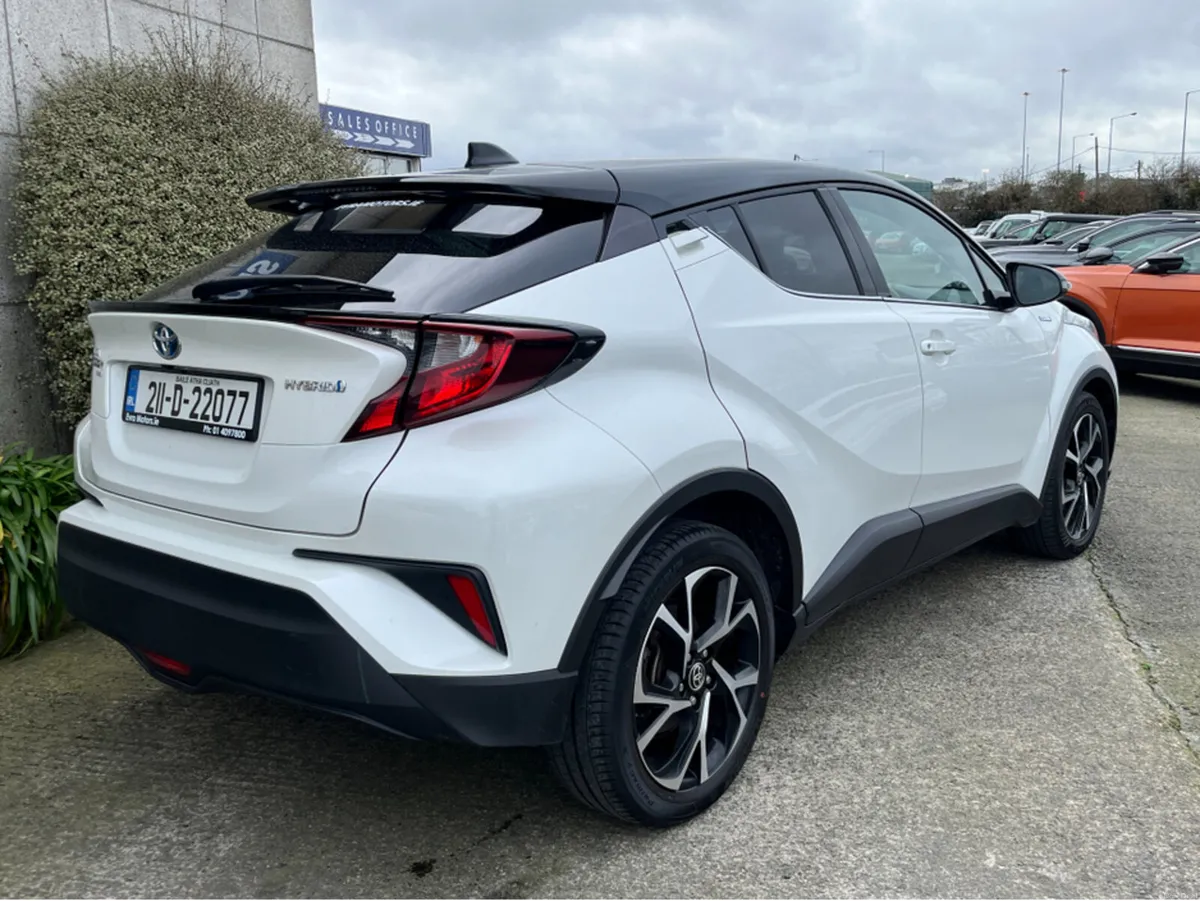 Toyota C-HR SPORT HYBRID AUTOMATIC 1.8 PETROL //RE - Image 4