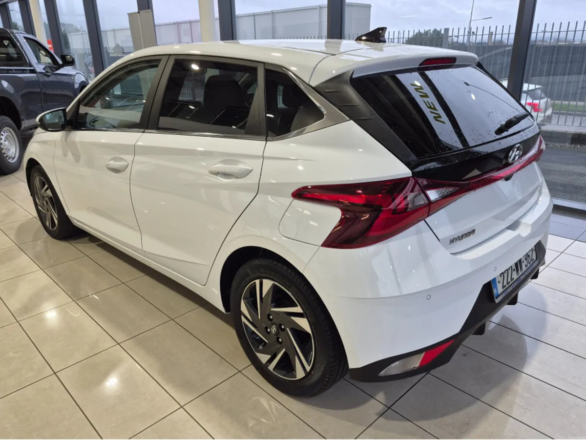 Hyundai i20 DELUXE PLUS 5DR - Image 4