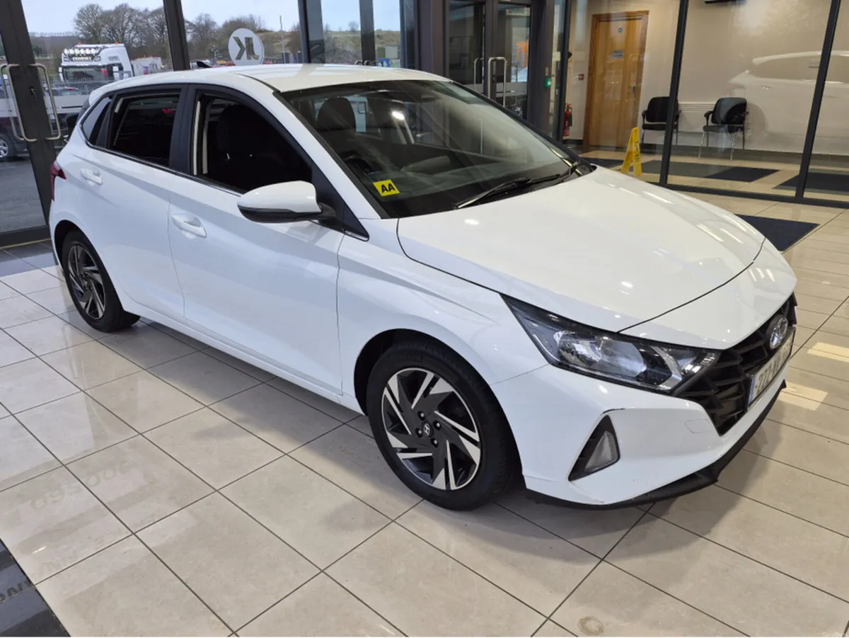 Hyundai i20 DELUXE PLUS 5DR - Image 2