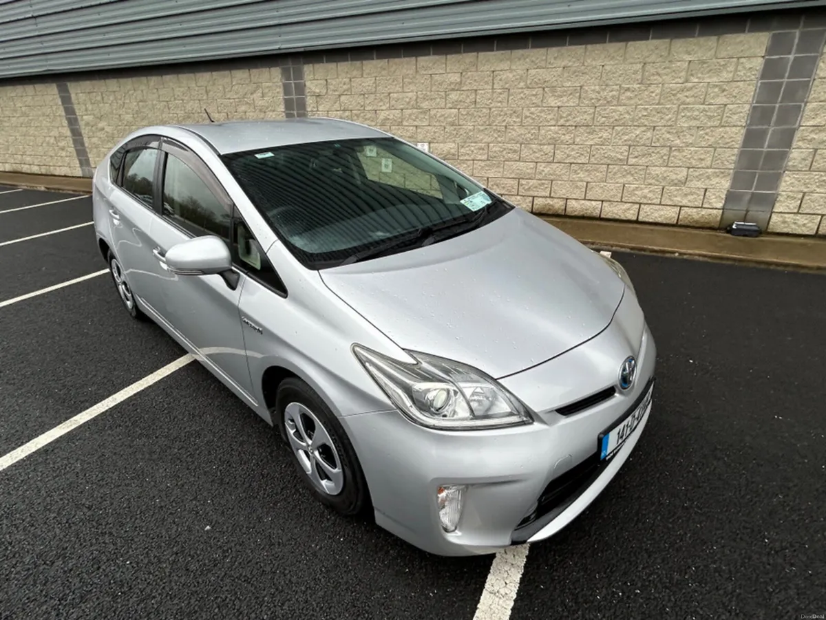 Toyota Prius 5DR AUTO - Image 2
