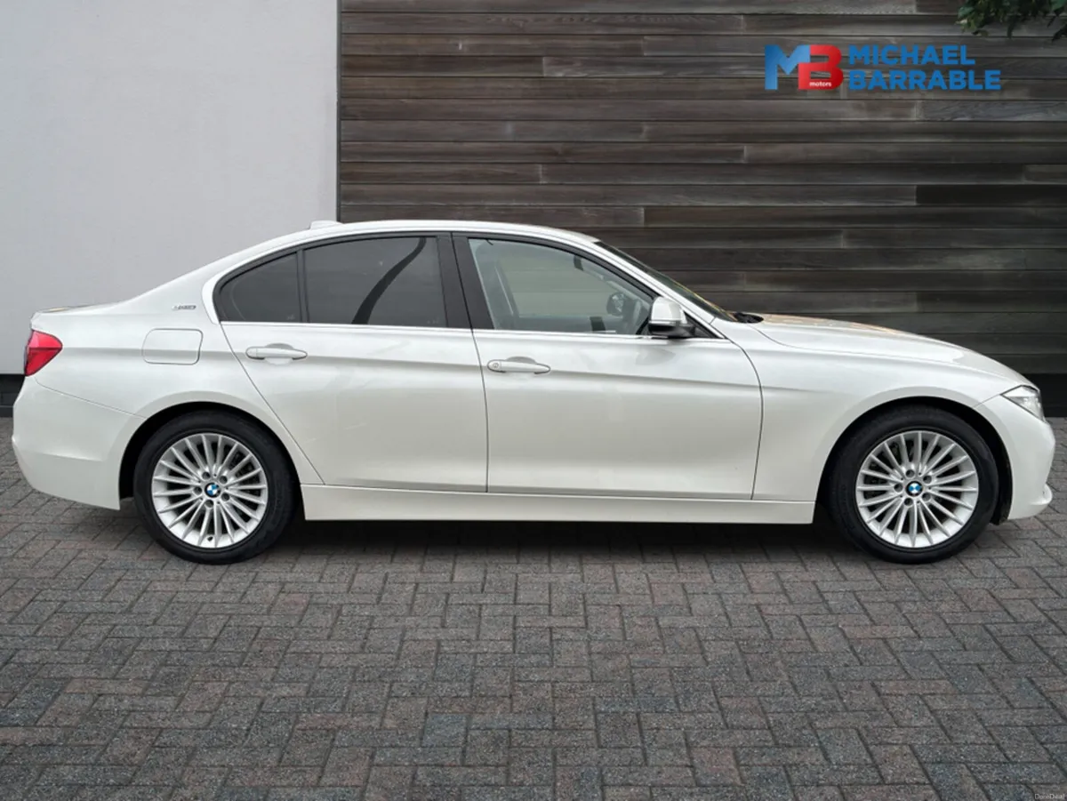 BMW 3-Series FULL LEATHER 330e PHEV - Image 4